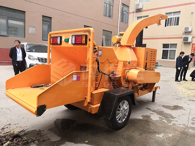 經(jīng)過推廣使用的樹枝粉碎機深受喜愛